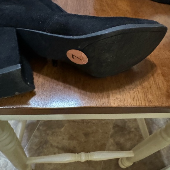 Great looking  Black Knee high velvet boots 👍 - Picture 5 of 5